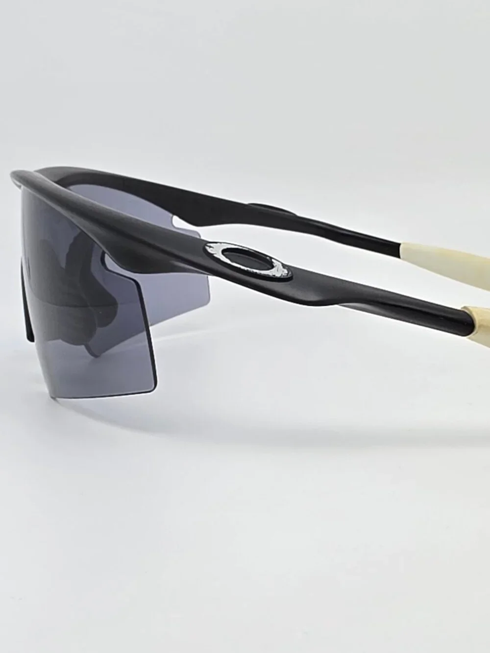 Oakley 06-976 Pro M Frame Black Frame Grey Strike Lens Sunglasses w/ Case